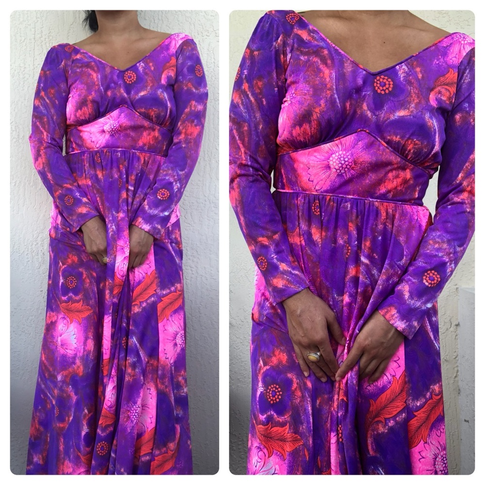 70s VINTAGE Striking Dress
